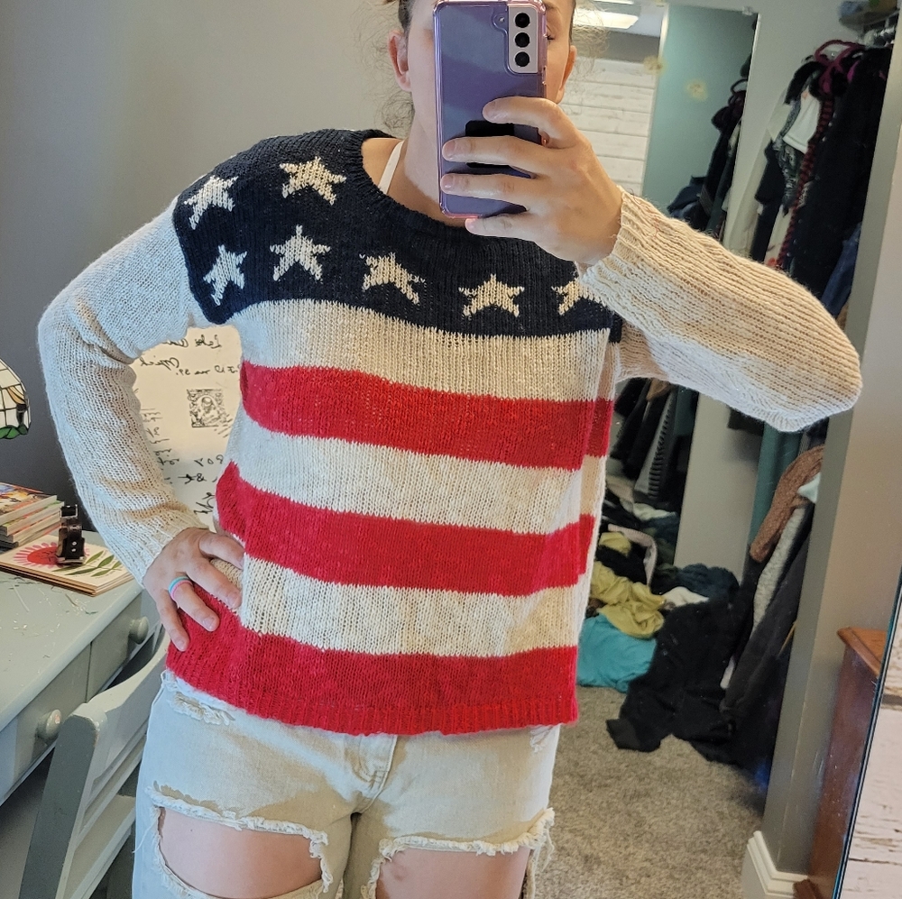 Forever 21 America Sweater Medium